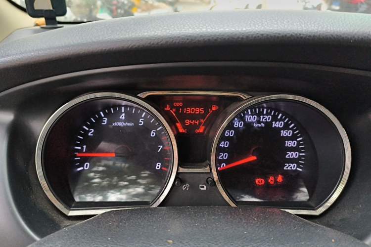 Used Nissan Livina 2013 1.6XE Manual Comfort Edition Odometer Close Up