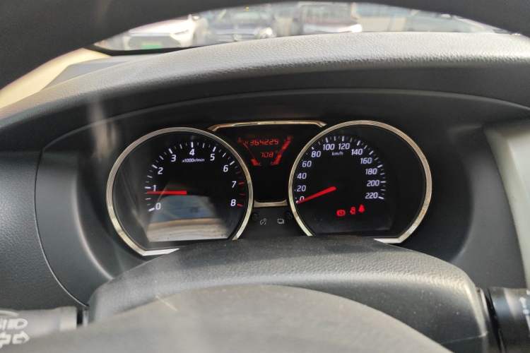 Used Nissan Livina 2013 1.6XE Manual Comfort Edition Odometer Close Up