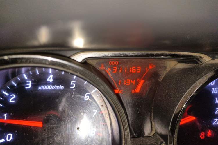 Used Nissan Livina 2013 1.6XL Manual Luxury Edition Odometer Close Up