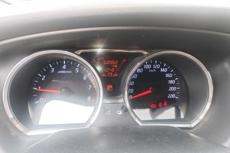 Used Nissan Livina 2013 Jinrui 1.6XL CVT Comfort Edition Odometer Close Up