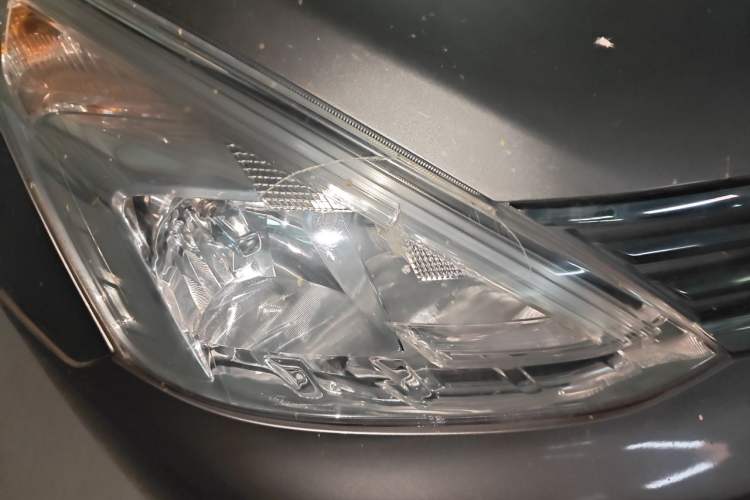 Used Nissan Livina 2013 1.6XE CVT Comfort Edition Right Front Headlight