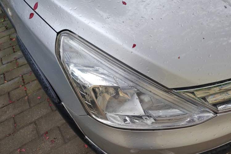 Used Nissan Livina 2013 Jinrui 1.6XL CVT Comfort Edition Right Front Headlight