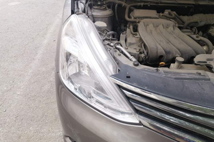 Used Nissan Livina 2013 1.6XE CVT Comfort Edition Right Front Headlight
