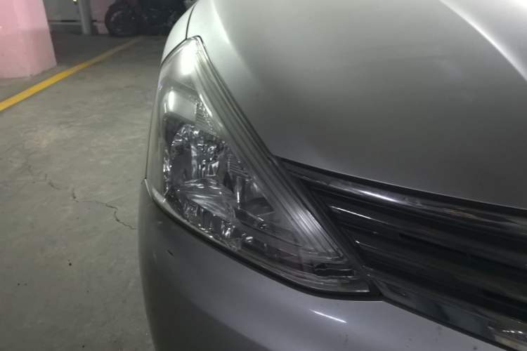 Used Nissan Livina 2013 1.6XL CVT Luxury Edition Right Front Headlight
