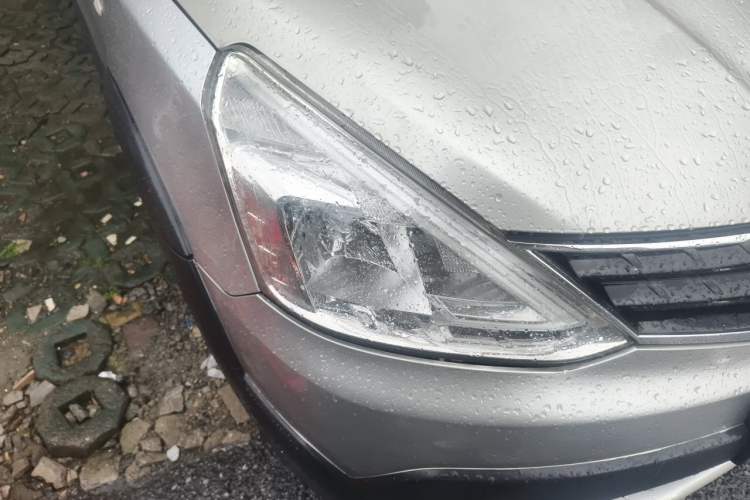 Used Nissan Livina 2013 Jingrui 1.6XL Manual Comfort Edition Right Front Headlight