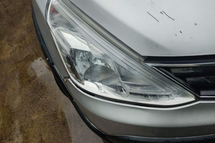 Used Nissan Livina 2013 Jinrui 1.6XL CVT Comfort Edition Right Front Headlight