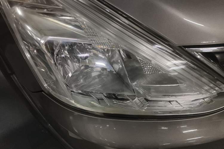 Used Nissan Livina 2013 JINRUI 1.6XV CVT Luxury Edition Right Front Headlight