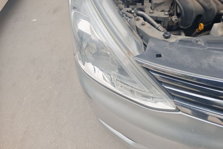 Used Nissan Livina 2013 1.6XE CVT Comfort Edition Right Front Headlight