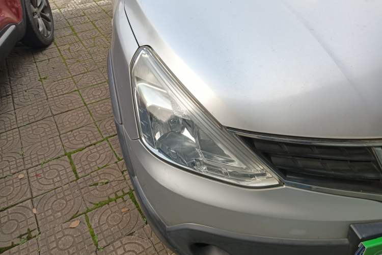 Used Nissan Livina 2013 Jinrui 1.6XL CVT Comfort Edition Right Front Headlight