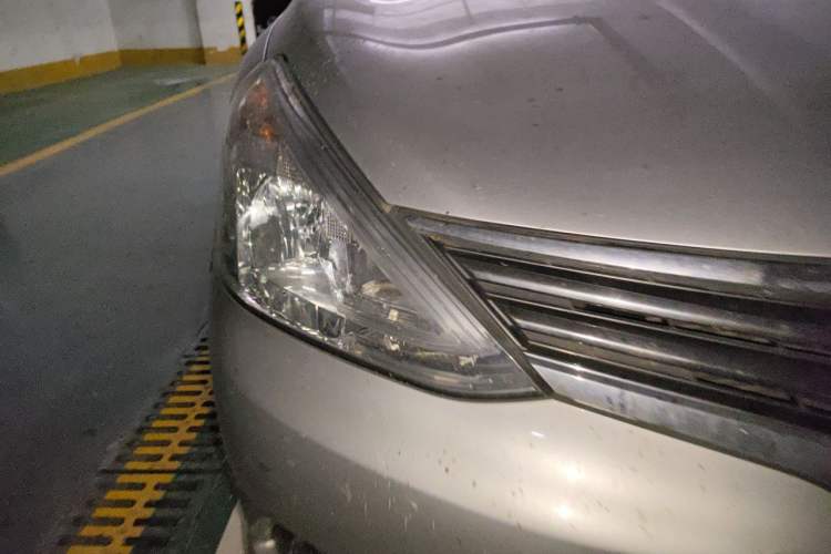 Used Nissan Livina 2013 1.6XE CVT Comfort Edition Right Front Headlight