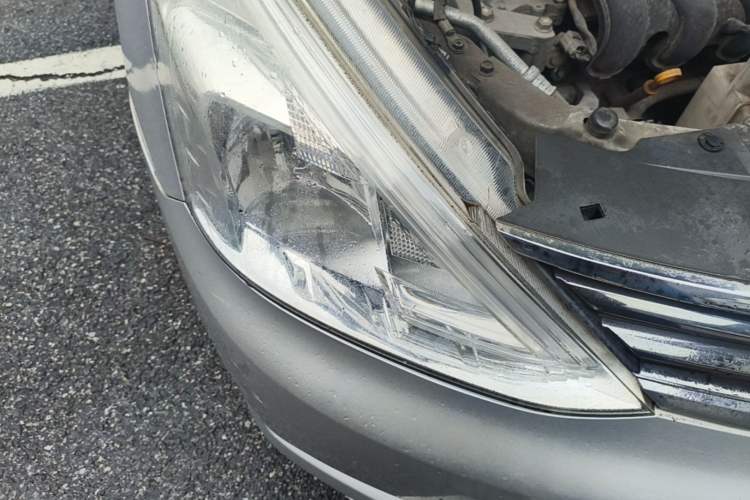 Used Nissan Livina 2013 1.6XE CVT Comfort Edition Right Front Headlight