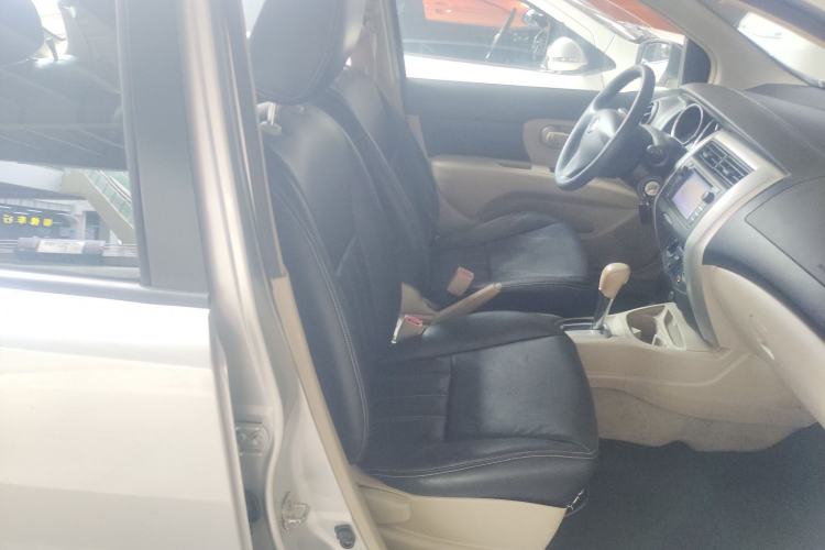 Used Nissan Livina 2013 1.6XE CVT Comfort Edition Right Front Seat