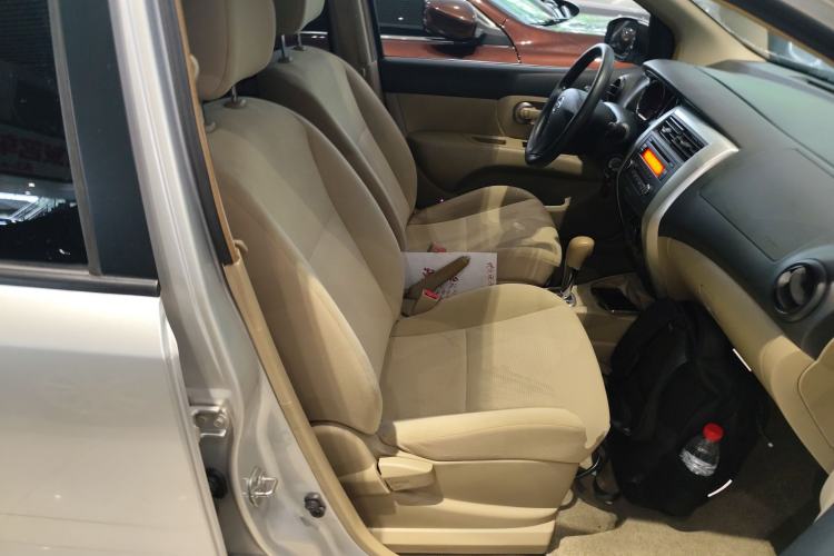 Used Nissan Livina 2013 1.6XE CVT Comfort Edition Right Front Seat