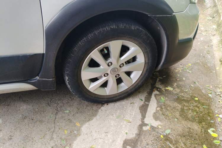 Used Nissan Livina 2013 Jingrui 1.6XL Manual Comfort Edition Right Front Wheel Hub
