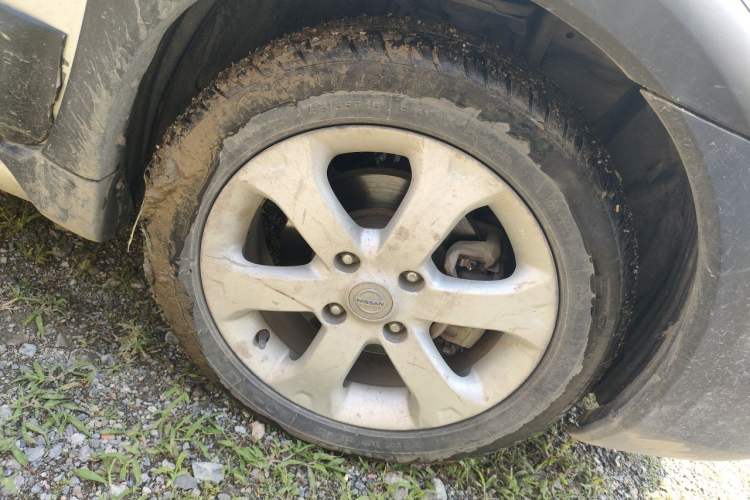 Used Nissan Livina 2013 JINRUI 1.6XV CVT Luxury Edition Right Front Wheel Hub