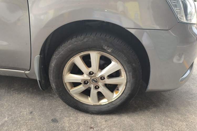 Used Nissan Livina 2013 1.6XE CVT Comfort Edition Right Front Wheel Hub