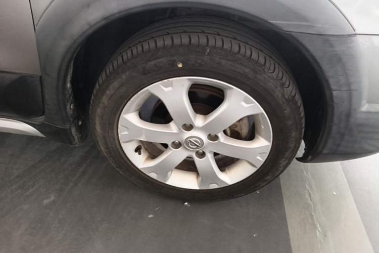 Used Nissan Livina 2013 JINRUI 1.6XV Manual Luxury Edition Right Front Wheel Hub