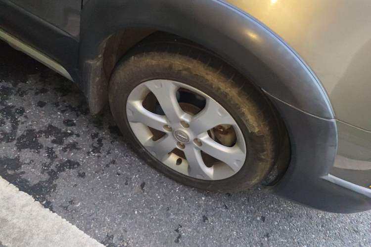 Used Nissan Livina 2013 JINRUI 1.6XV CVT Luxury Edition Right Front Wheel Hub