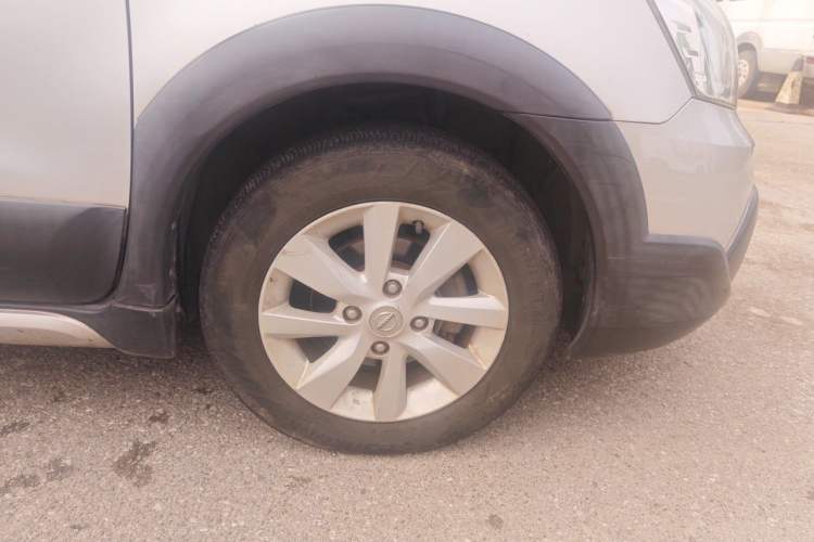 Used Nissan Livina 2013 Jinrui 1.6XL CVT Comfort Edition Right Front Wheel Hub