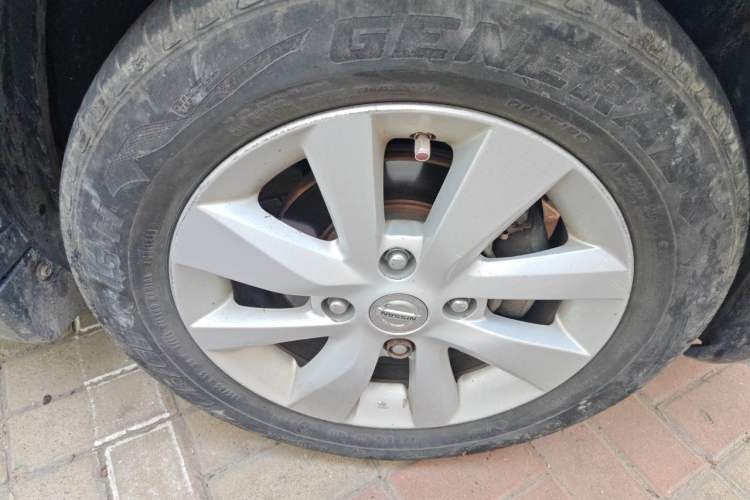 Used Nissan Livina 2013 Jinrui 1.6XL CVT Comfort Edition Right Front Wheel Hub