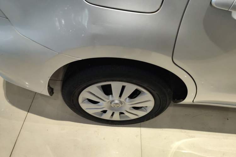 Used Nissan Livina 2013 1.6XE CVT Comfort Edition Right Rear Wheel Hub