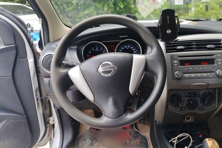 Used Nissan Livina 2013 Jingrui 1.6XL Manual Comfort Edition Steering Wheel