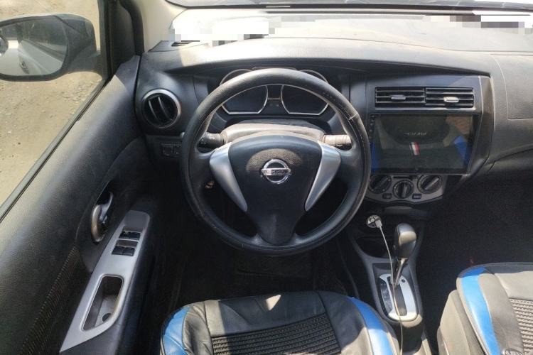 Used Nissan Livina 2013 JINRUI 1.6XV CVT Luxury Edition Steering Wheel