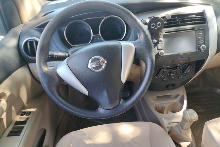 Used Nissan Livina 2013 1.6XL Manual Luxury Edition Steering Wheel