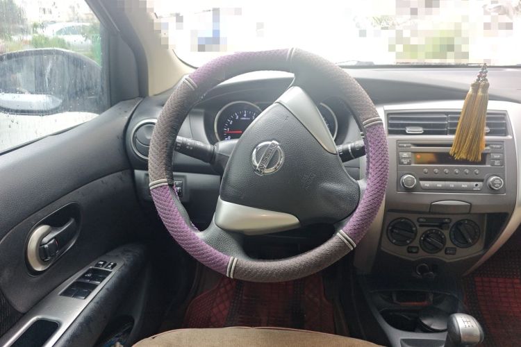 Used Nissan Livina 2013 JINRUI 1.6XV Manual Luxury Edition Steering Wheel