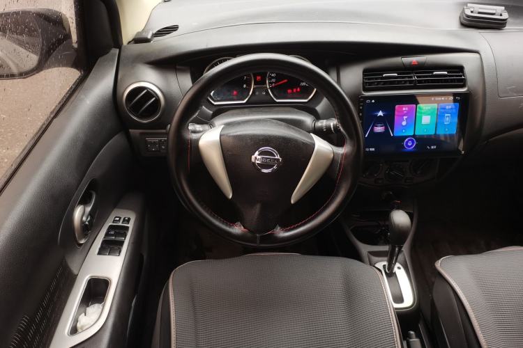 Used Nissan Livina 2013 JINRUI 1.6XV CVT Luxury Edition Steering Wheel