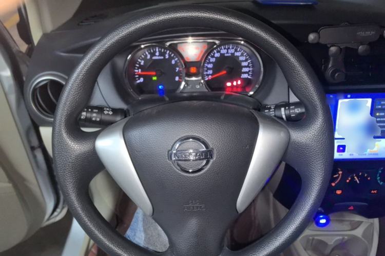 Used Nissan Livina 2013 1.6XL CVT Luxury Edition Steering Wheel