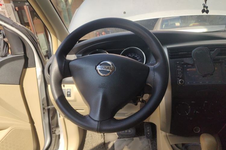 Used Nissan Livina 2013 1.6XE CVT Comfort Edition Steering Wheel