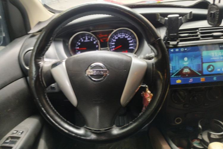 Used Nissan Livina 2013 1.6XL Manual Luxury Edition Steering Wheel
