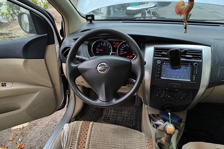 Used Nissan Livina 2013 1.6XE Manual Comfort Edition Steering Wheel