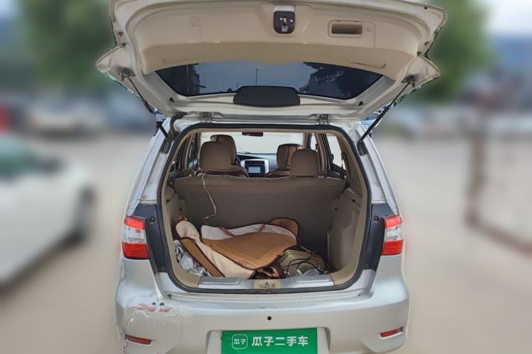 Used Nissan Livina 2013 1.6XE Manual Comfort Edition Trunk