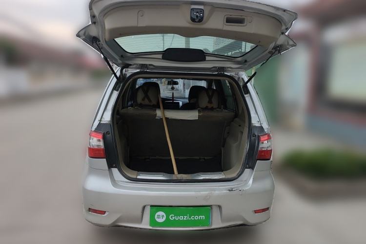 Used Nissan Livina 2013 1.6XE Manual Comfort Edition Trunk