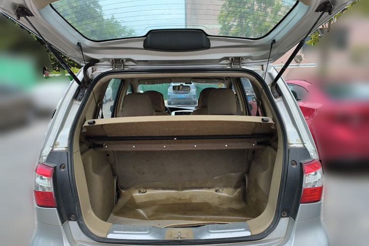 Used Nissan Livina 2013 1.6XE CVT Comfort Edition Trunk