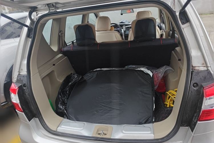 Used Nissan Livina 2013 1.6XE Manual Comfort Edition Trunk