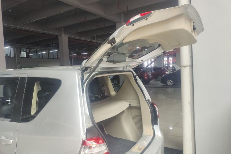 Used Nissan Livina 2013 1.6XE CVT Comfort Edition Trunk