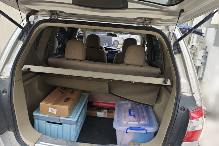 Used Nissan Livina 2013 1.6XE CVT Comfort Edition Trunk