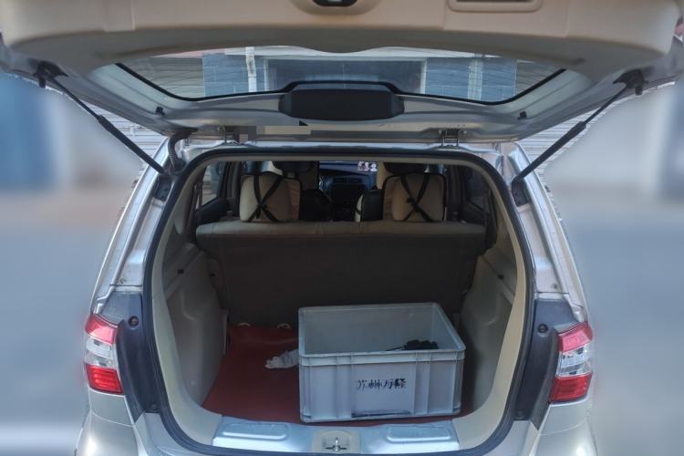 Used Nissan Livina 2013 1.6XE Manual Comfort Edition Trunk