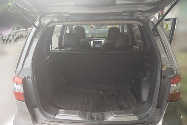 Used Nissan Livina 2013 1.6XE Manual Comfort Edition Trunk