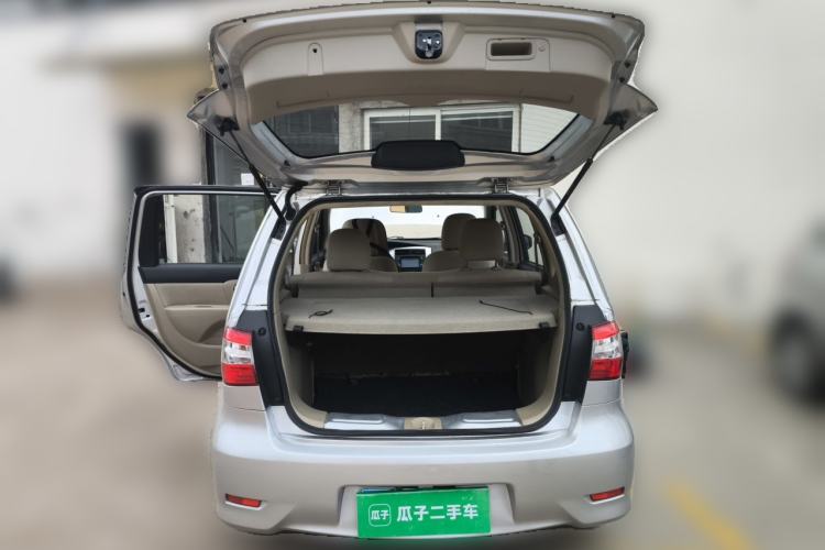 Used Nissan Livina 2013 1.6XE CVT Comfort Edition Trunk