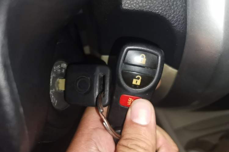 Used Nissan Livina 2013 1.6XE Manual Comfort Edition Vehicle Key