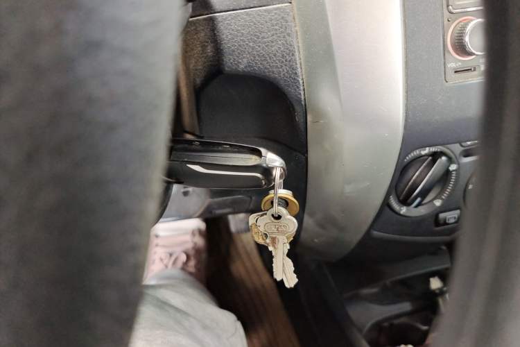 Used Nissan Livina 2013 1.6XE Manual Comfort Edition Vehicle Key
