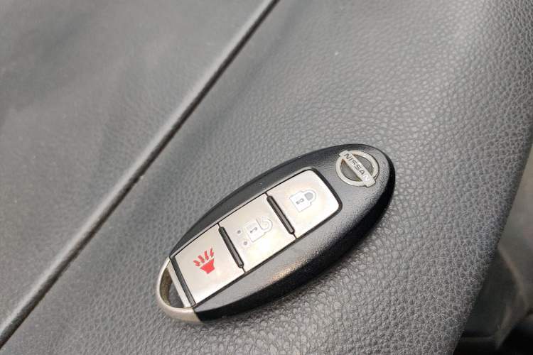 Used Nissan Livina 2013 JINRUI 1.6XV CVT Luxury Edition Vehicle Key