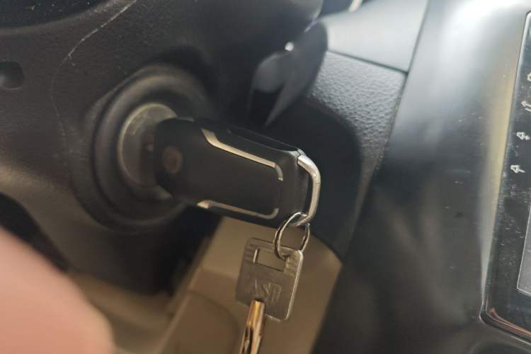 Used Nissan Livina 2013 1.6XE CVT Comfort Edition Vehicle Key