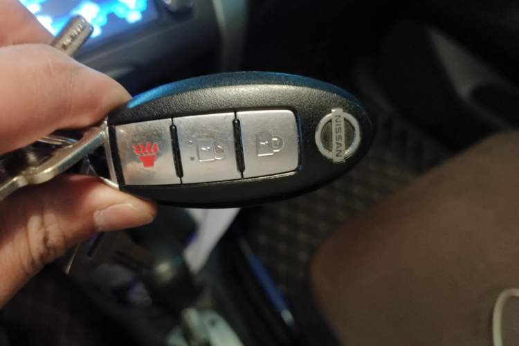 Used Nissan Livina 2013 JINRUI 1.6XV CVT Luxury Edition Vehicle Key