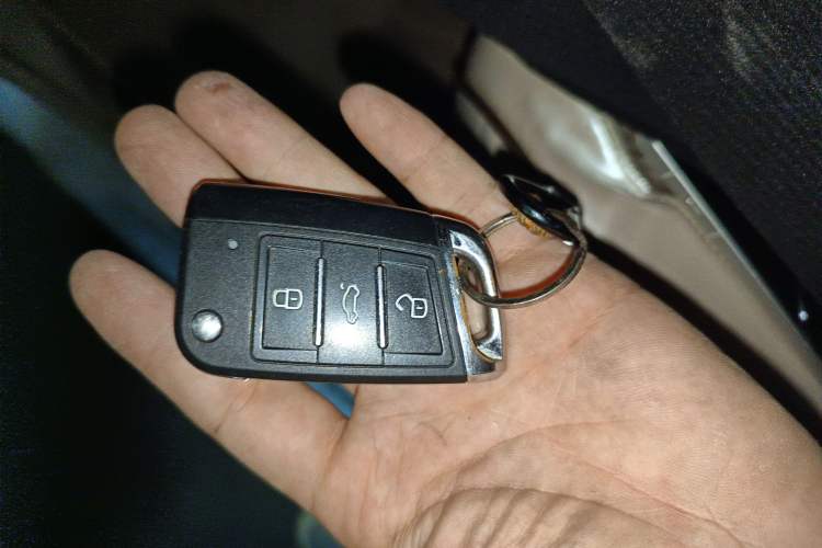 Used Nissan Livina 2013 1.6XL Manual Luxury Edition Vehicle Key