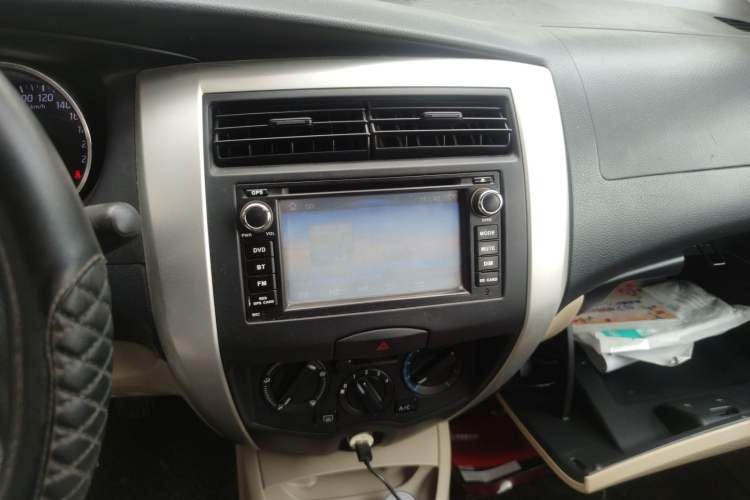 Used Nissan Livina 2013 1.6XE Manual Comfort Edition Audio And AC Panel